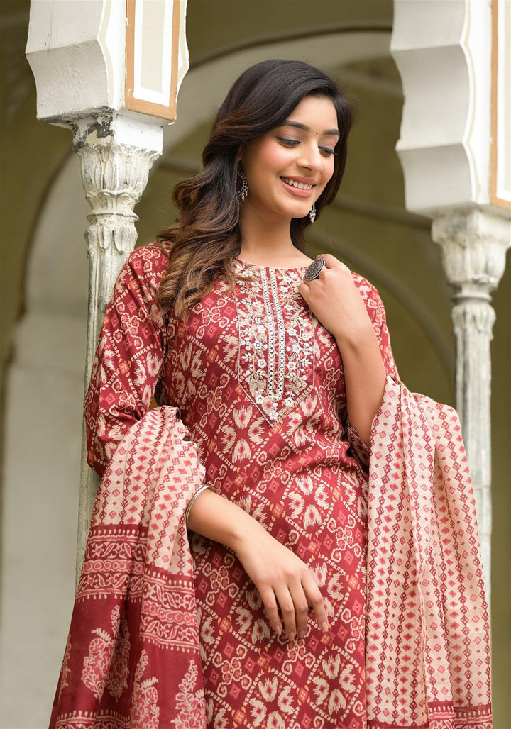 Beautiful and Simple Daily wear Kurta set With Dupatta and BottomMaterial composition : 100% ViscosLength : Knee LengthSleeve type : 3/4 SleeveStyle : StraightMaterial type : ViscosOccasion : Casual ,Office wear ,Party ,Wedding , Simple Daily wear Kurta set