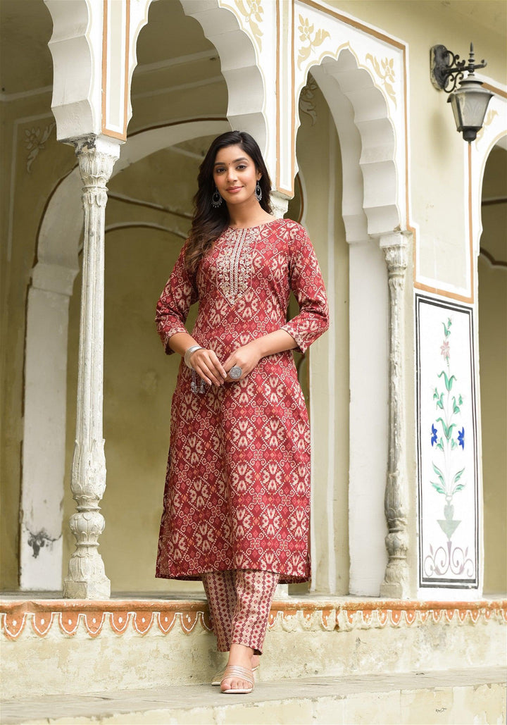 Beautiful and Simple Daily wear Kurta set With Dupatta and BottomMaterial composition : 100% ViscosLength : Knee LengthSleeve type : 3/4 SleeveStyle : StraightMaterial type : ViscosOccasion : Casual ,Office wear ,Party ,Wedding , Simple Daily wear Kurta set