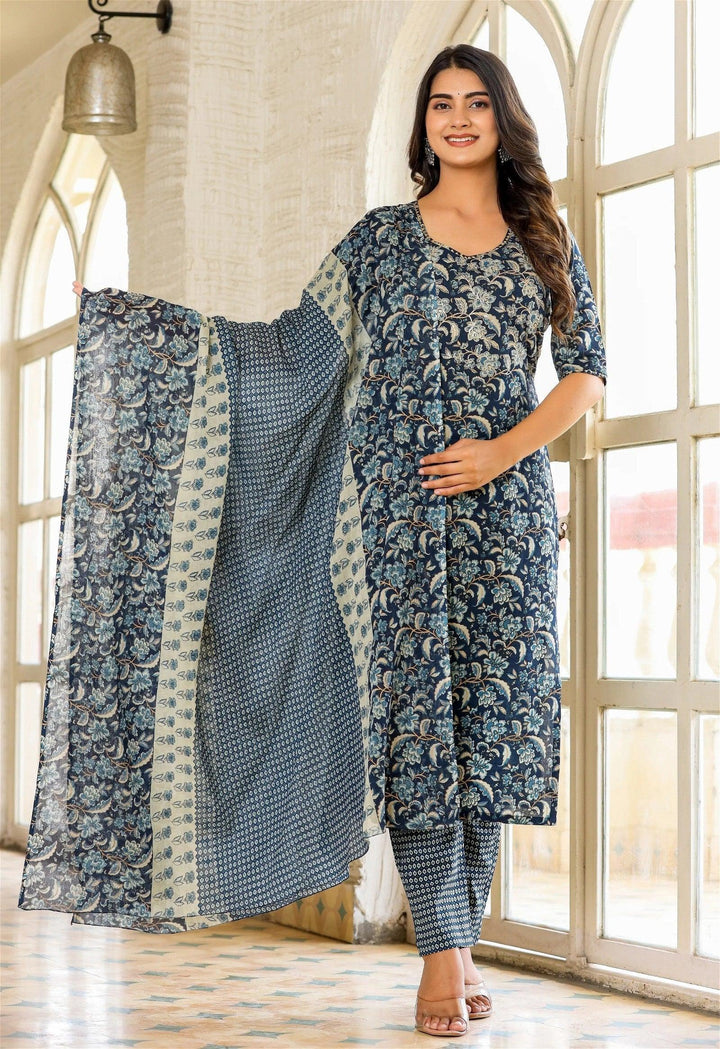 Floral Printed Straight Kurta and pant set with DupattaMaterial composition : 100% ViscoseLength : Knee LengthSleeve type : 3/4 SleeveStyle : StraightMaterial type : ViscoseOccasion : Casual ,Office wear ,Party ,Wedding Floral Printed Straight Kurta