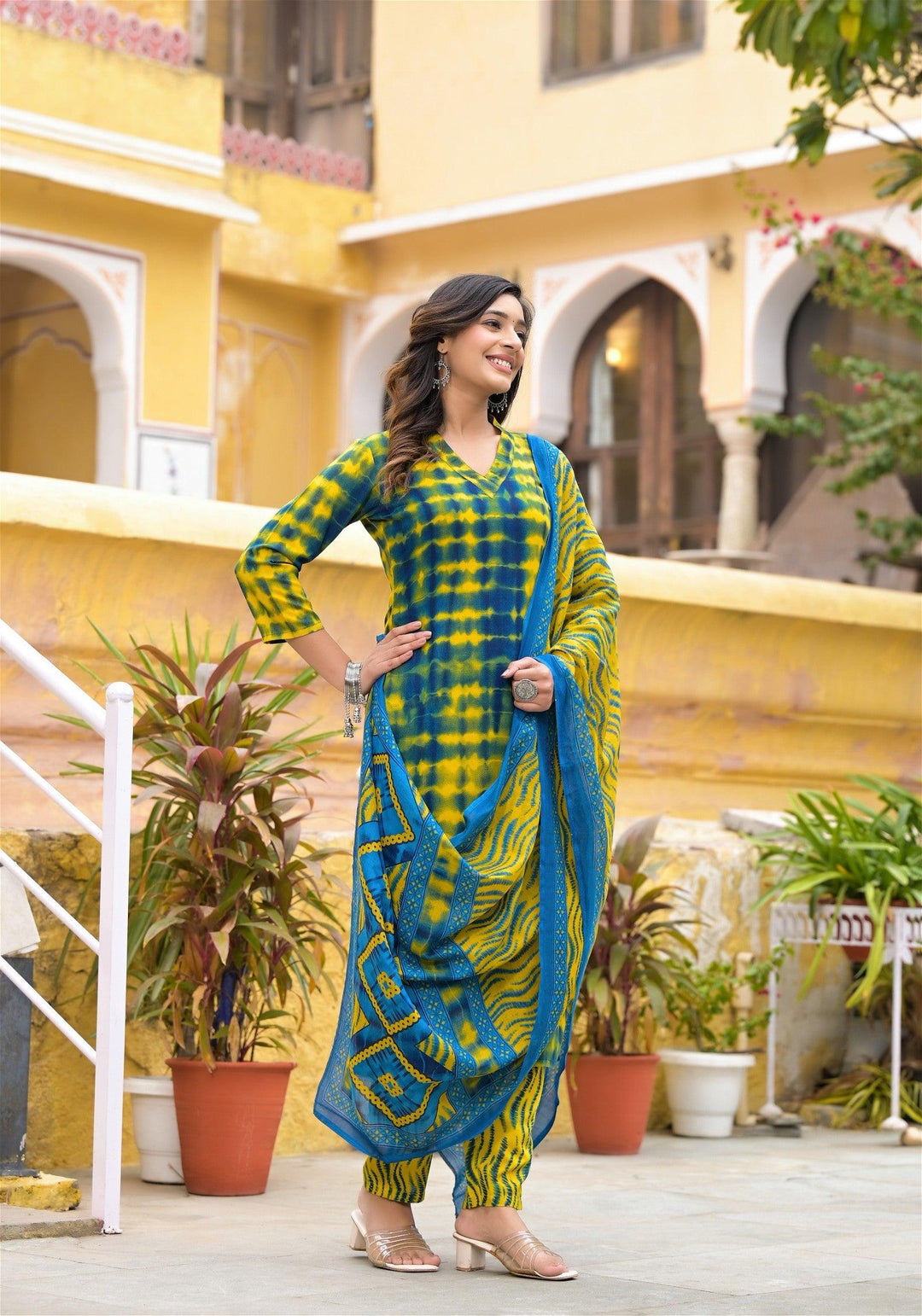 Simple and Beautiful Tie Die Printed Kurta Set with Bottom and DupattaMaterial composition : 100% CottonLength : Knee LengthSleeve type : 3/4 SleeveStyle : StraightMaterial type : CottonOccasion : Casual ,Office wear ,Party ,Wedding , Beautiful Tie Die Printed Kurta Set