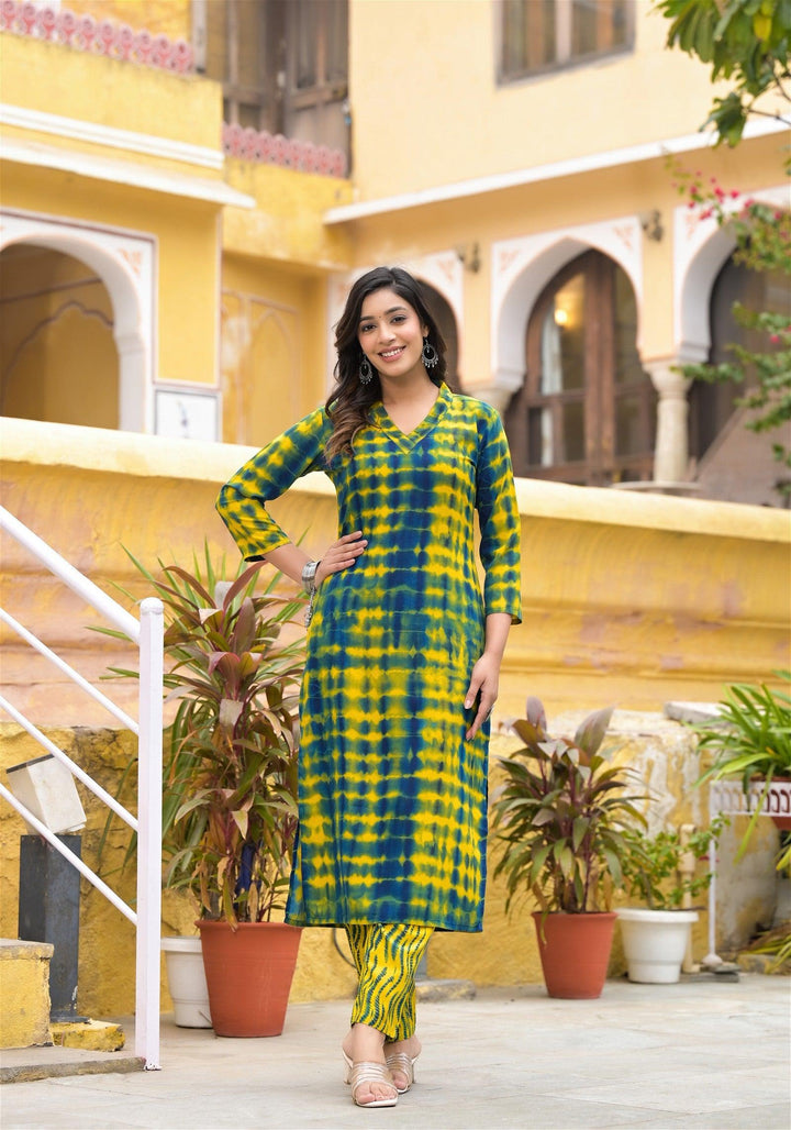 Simple and Beautiful Tie Die Printed Kurta Set with Bottom and DupattaMaterial composition : 100% CottonLength : Knee LengthSleeve type : 3/4 SleeveStyle : StraightMaterial type : CottonOccasion : Casual ,Office wear ,Party ,Wedding , Beautiful Tie Die Printed Kurta Set