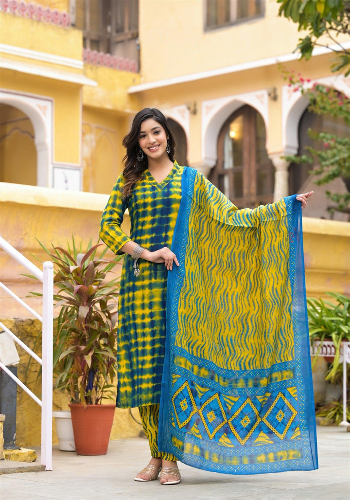 Simple and Beautiful Tie Die Printed Kurta Set with Bottom and DupattaMaterial composition : 100% CottonLength : Knee LengthSleeve type : 3/4 SleeveStyle : StraightMaterial type : CottonOccasion : Casual ,Office wear ,Party ,Wedding , Beautiful Tie Die Printed Kurta Set