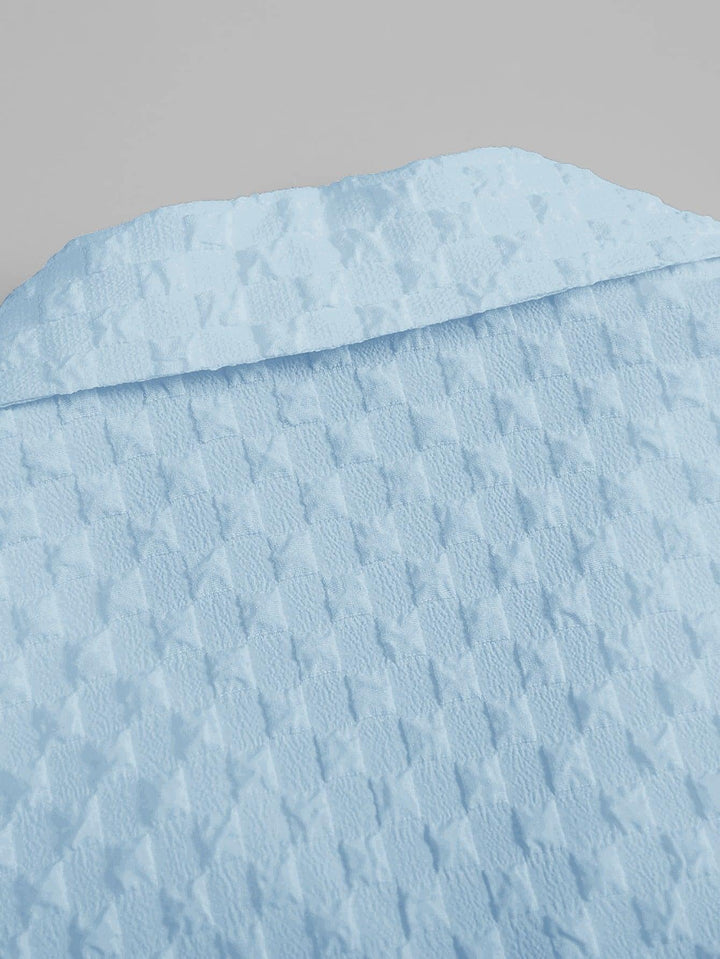 Sky Blue Bubble Half Sleeve ShirtFabric : StructuredOccasio : Casual, Evening Party, Travelling, Beach PartySleeve type : Short SleeveWash Care Instructions : Casual Machine WashSky Blue Bubble Half Sleeve Shirt