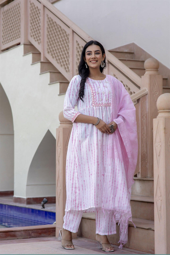 Women Embroidery Kurta and Pant Set with Dupatta in PinkMaterial composition : 100% ViscosLength : Knee LengthSleeve type :3/4 SleeveStyle : AnarkaliMaterial type : ViscosOccasion : Casual ,Office wear ,Party ,Wedding , RWomen Embroidery Kurta