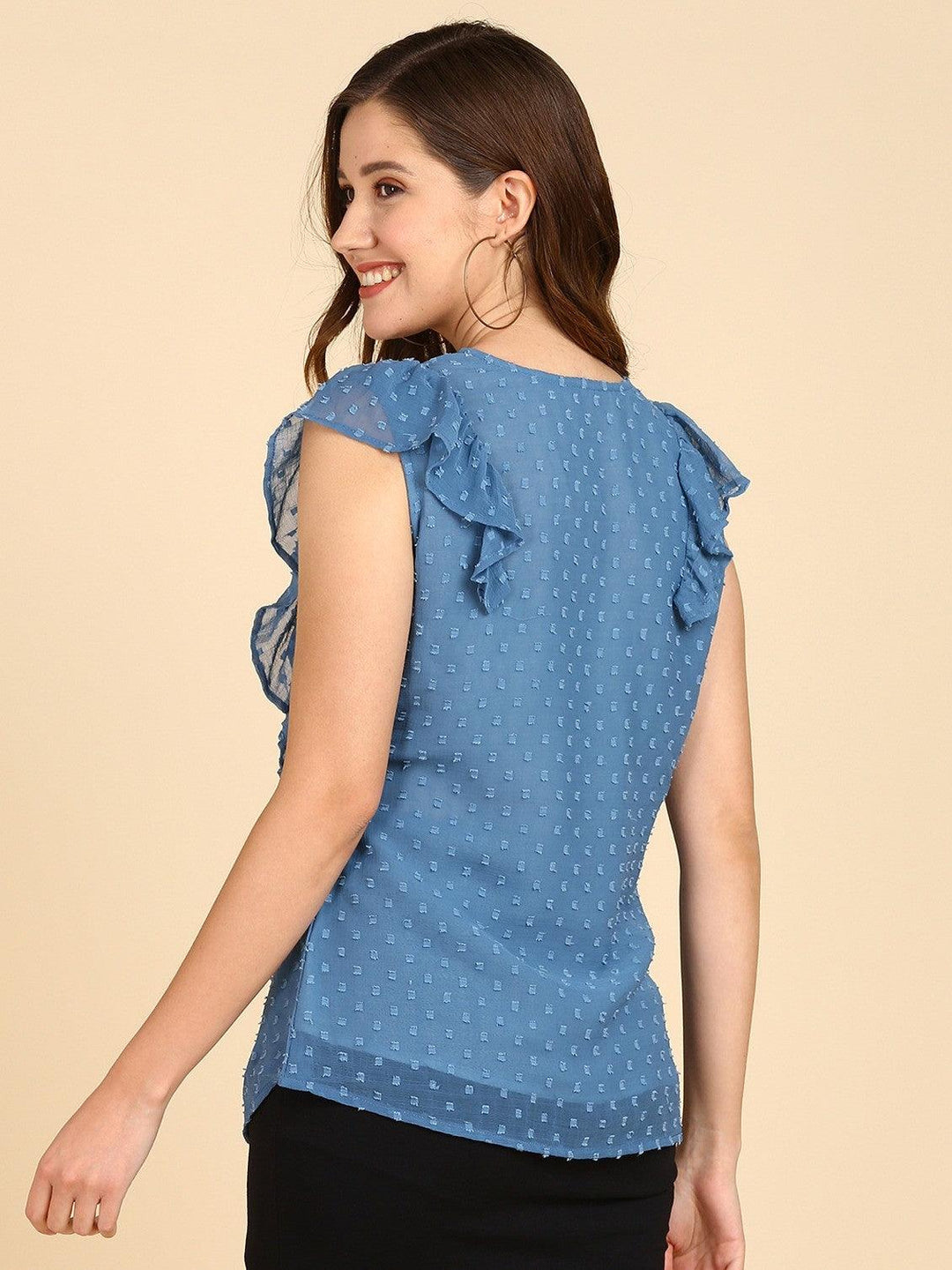 Casual Self Design Women Blue Sweetheart Neck Top
FABRIC : Georgette
TYPE : Top
COLOR : Blue
OCCASION : Casual
IDEAL FOR : Women
PATTERN : Self Design
NECK : Sweetheart Neck
SLEEVE LENGTH : Sleeveless
SUITDesign Women Blue Sweetheart Neck Top